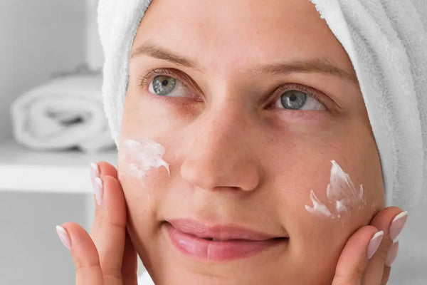 Skin Hydration 101: Hyaluronic Acid, Moisturizers and Fixing Dehydrated Skin