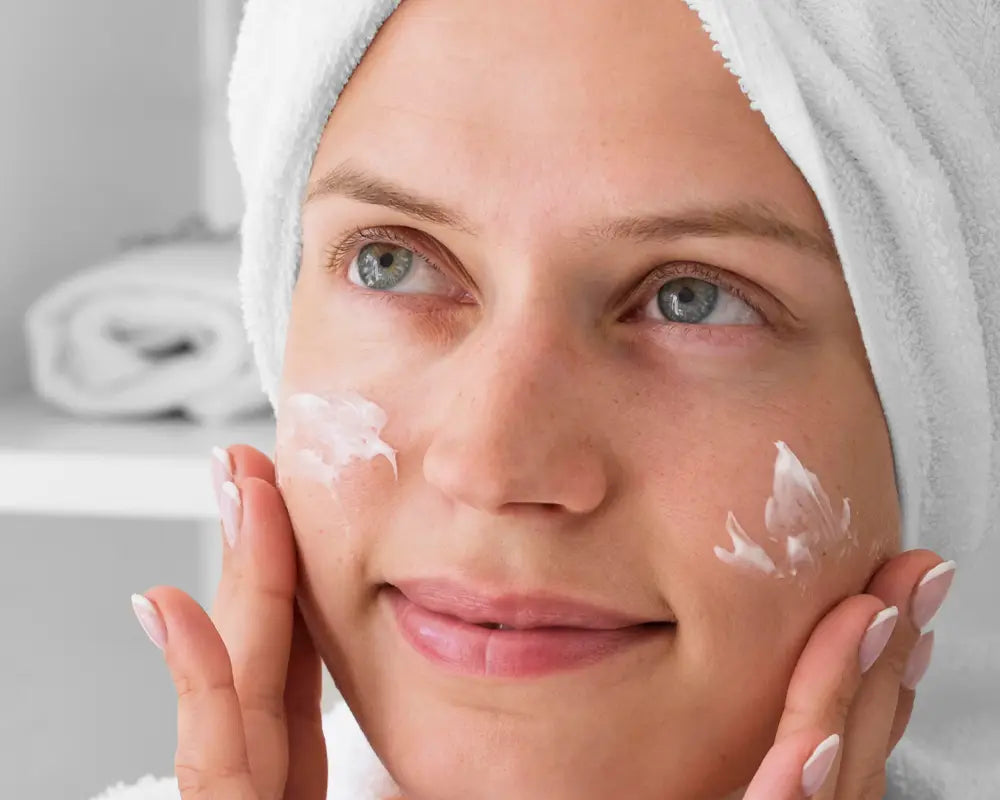 Skin Hydration 101: Hyaluronic Acid, Moisturizers and Fixing Dehydrated Skin